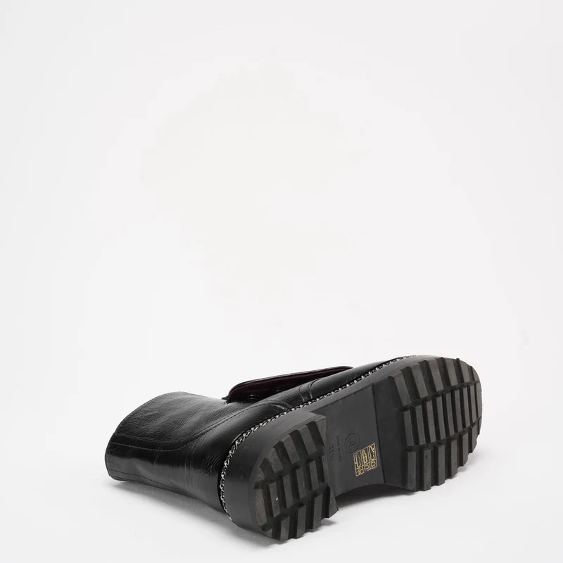 Chanel Schwarze CC-Stiefeletten mit Perlendetail, Größe 39 ½