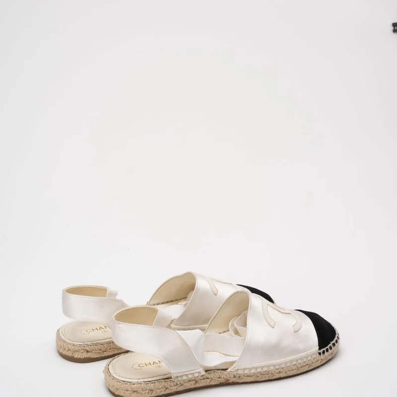 Chanel CC-Espadrille mit Kappe aus Lammleder in Weiß/Schwarz, Größe 40