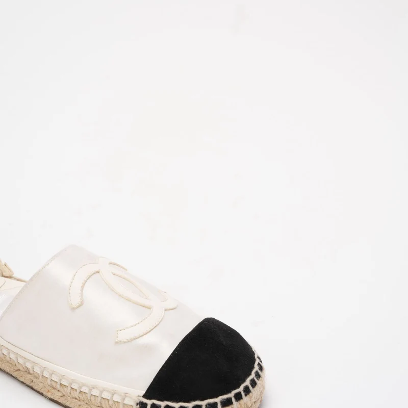 Chanel CC-Espadrille mit Kappe aus Lammleder in Weiß/Schwarz, Größe 40
