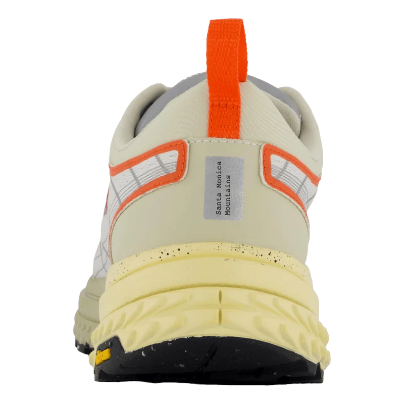 P22 Off White