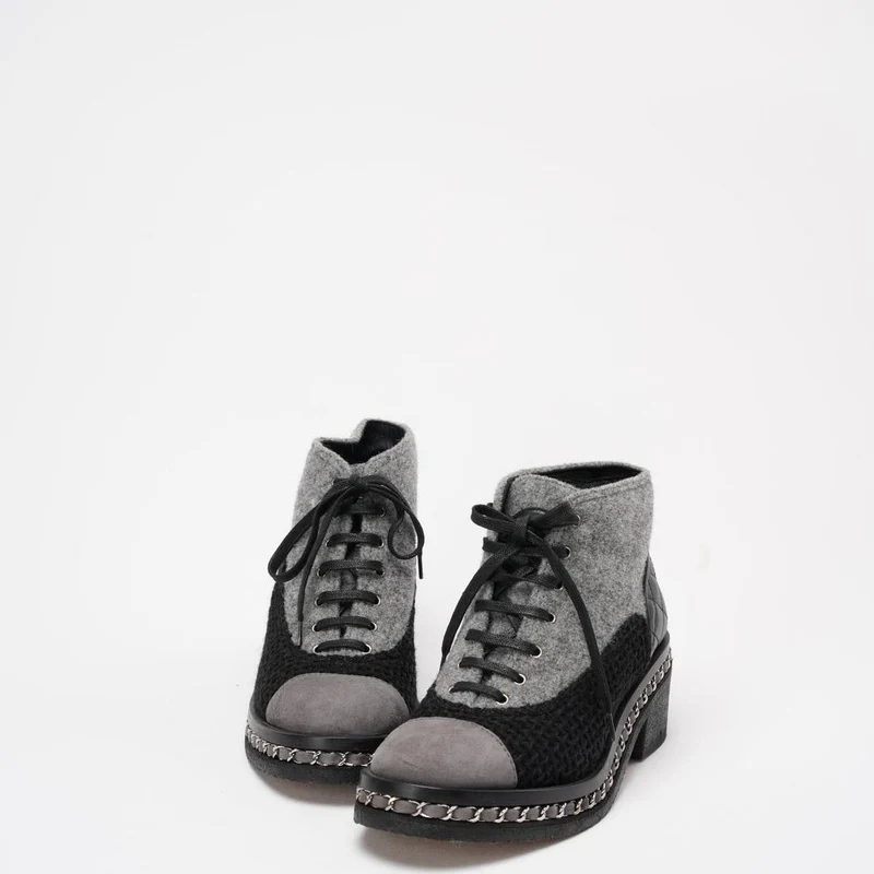 Chanel Schwarz/Grau Tweed Wildleder Kettenstiefeletten 37