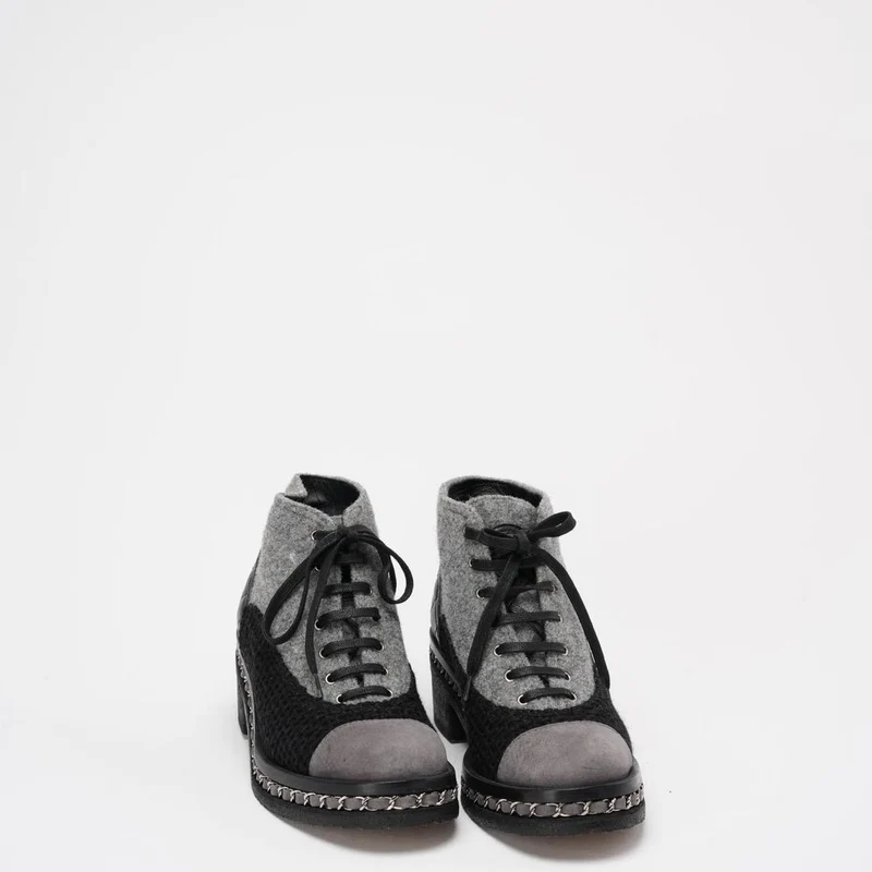 Chanel Schwarz/Grau Tweed Wildleder Kettenstiefeletten 37