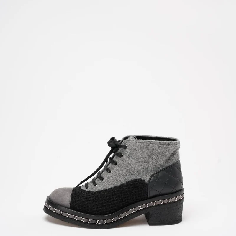 Chanel Schwarz/Grau Tweed Wildleder Kettenstiefeletten 37