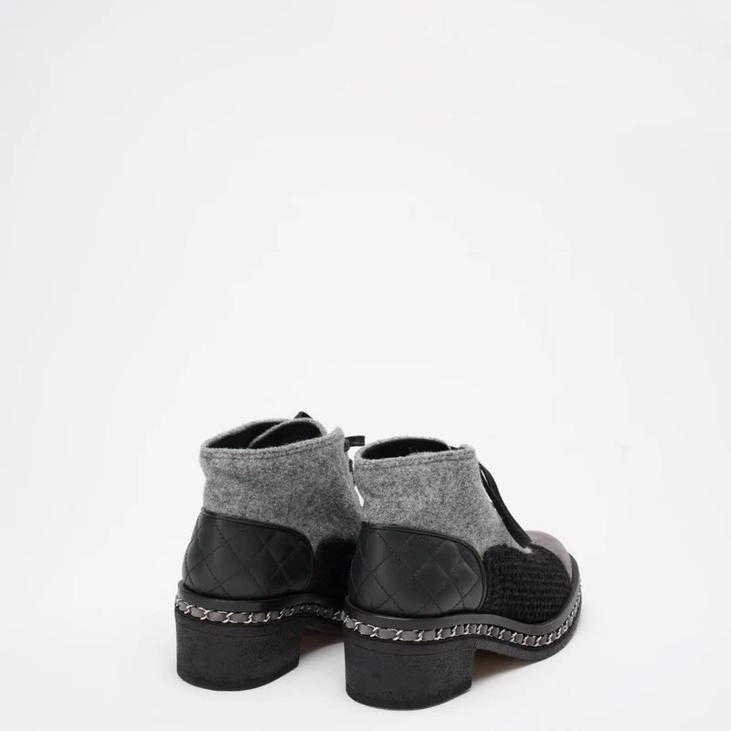 Chanel Schwarz/Grau Tweed Wildleder Kettenstiefeletten 37
