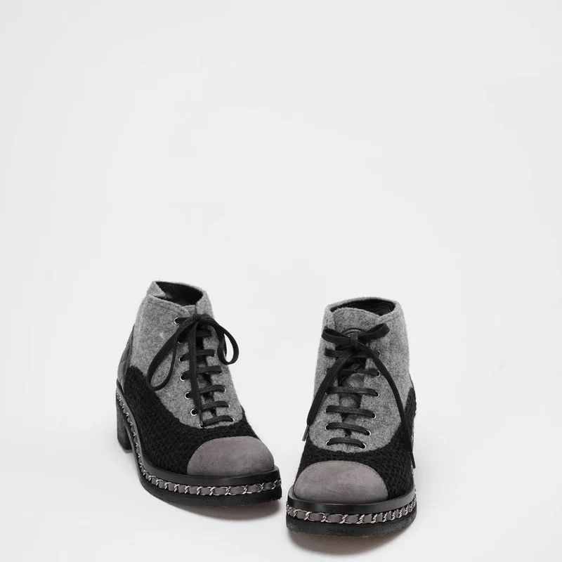 Chanel Schwarz/Grau Tweed Wildleder Kettenstiefeletten 37