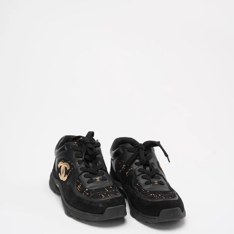 Chanel – Schwarze Schnür-Sneaker aus Leder und Wildleder, 39 ½