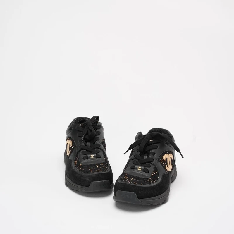 Chanel – Schwarze Schnür-Sneaker aus Leder und Wildleder, 39 ½