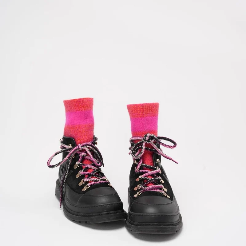 Chanel Pink/Schwarze Schneestiefel mit dicker Sohle, 38 ½