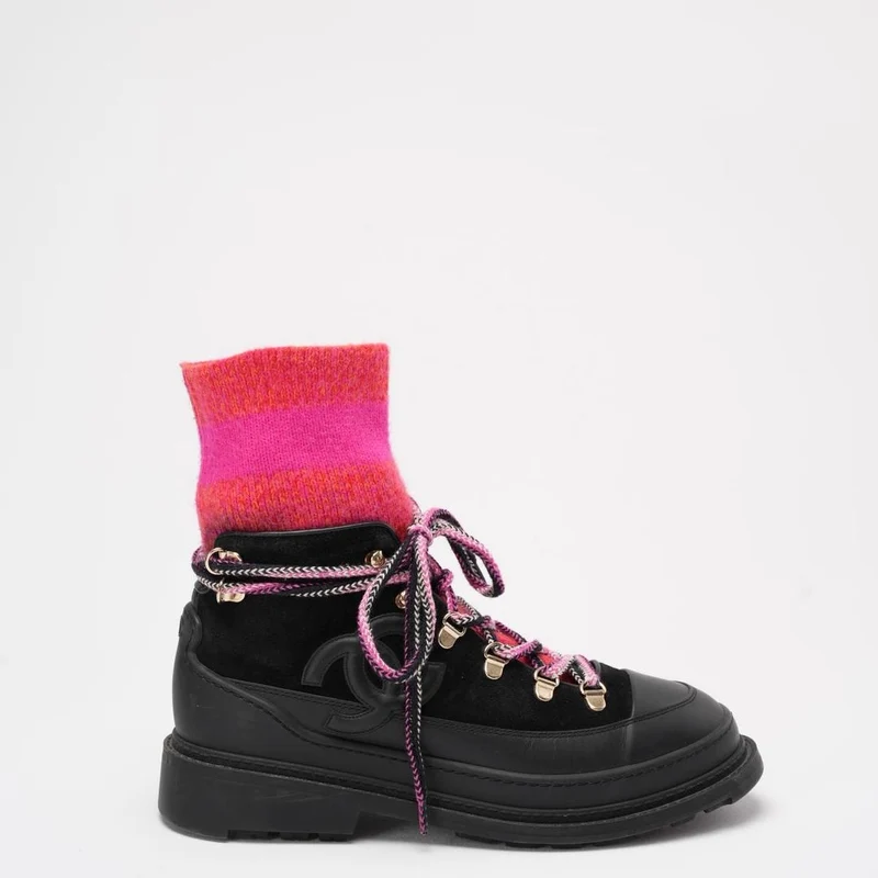 Chanel Pink/Schwarze Schneestiefel mit dicker Sohle, 38 ½