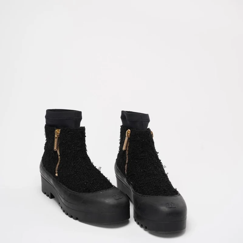 Chanel Schwarze Tweed-Gummi-CC-Kurzstiefel, Größe 40