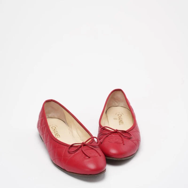 Chanel Ballerinas mit CC-Cap-Toe aus rotem Leder, Größe 39 ½