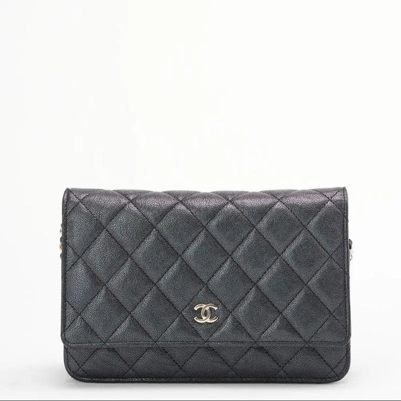 Chanel Black Caviar Wallet an der Kette (WOC) Goldbeschläge