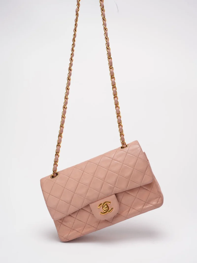 Chanel Vintage – Kleine klassische Flap-Tasche aus rosa Lammleder