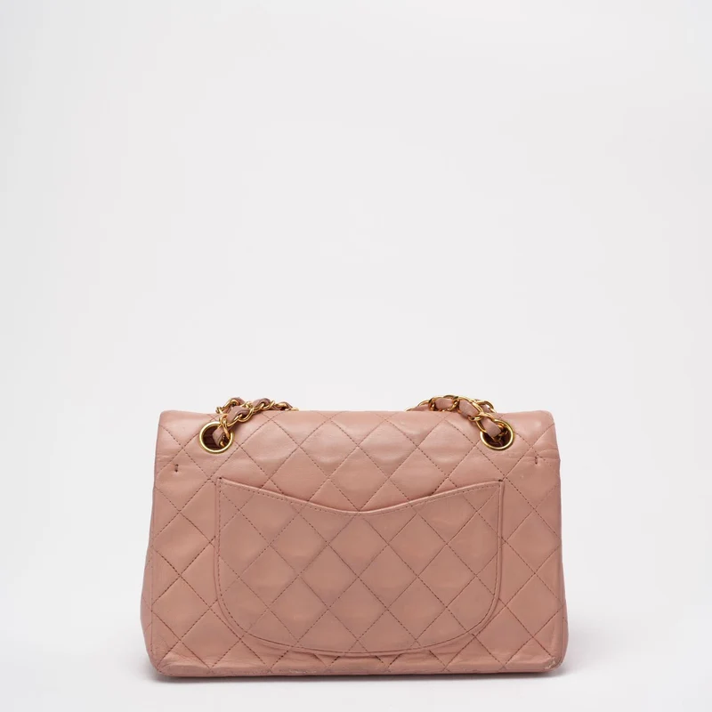 Chanel Vintage – Kleine klassische Flap-Tasche aus rosa Lammleder