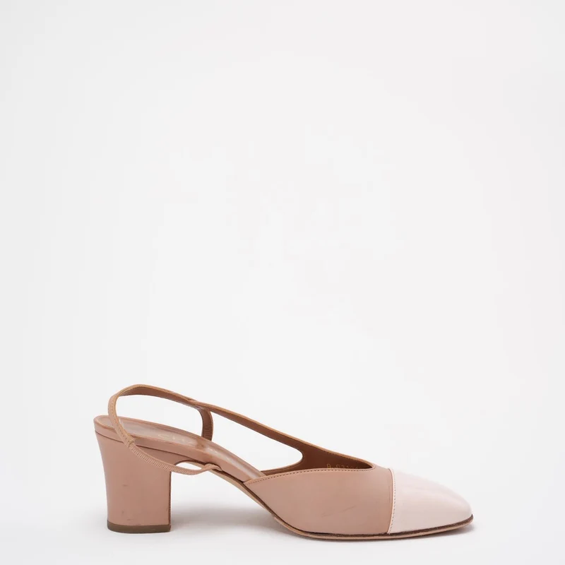 Chanel Beige / Creme Leder CC Cap-Toe Slingback Pumps Größe 39