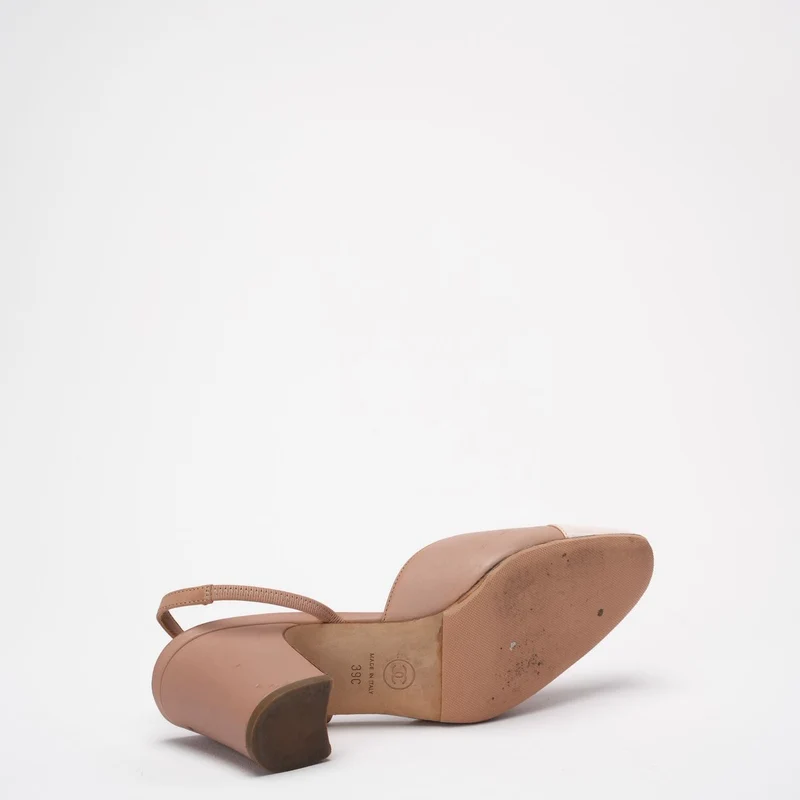 Chanel Beige / Creme Leder CC Cap-Toe Slingback Pumps Größe 39