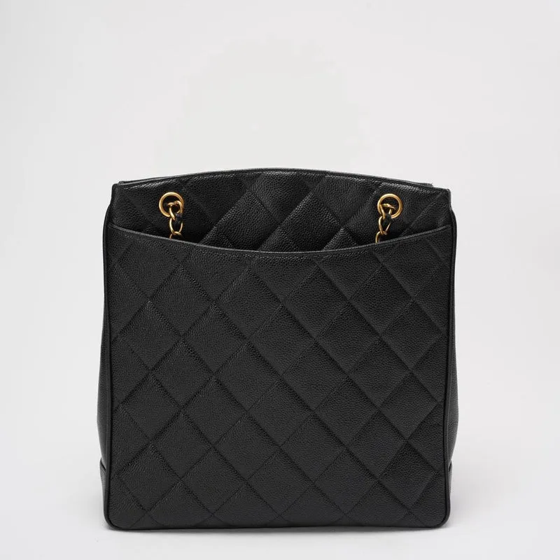 Chanel Vintage 1994 - 1996 Schwarze Kaviar-Schultertasche mit goldenen Beschlägen