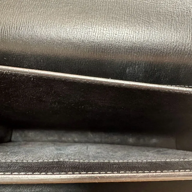 Saint Laurent Schwarzes Kalbsleder Mittleres Monogramm Sonnenuntergang