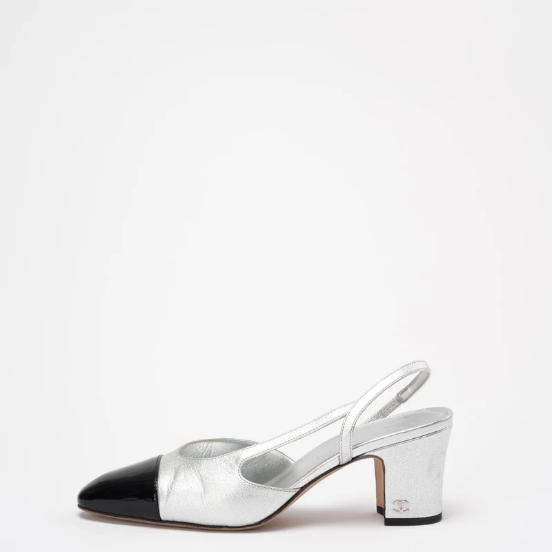 Chanel Silber / Schwarz Leder und Lack Cap Toe CC D'osray Slingback Sandalen Größe 38