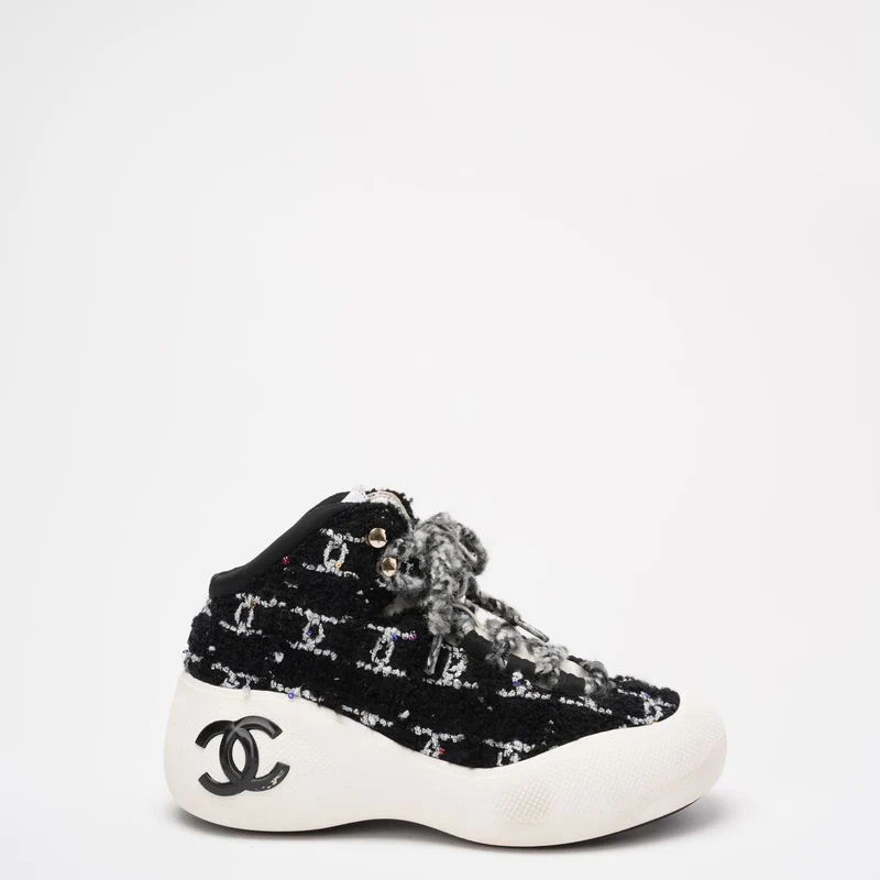 Chanel Black Tweed CC High Top Snow Sneakers Größe 39 ½