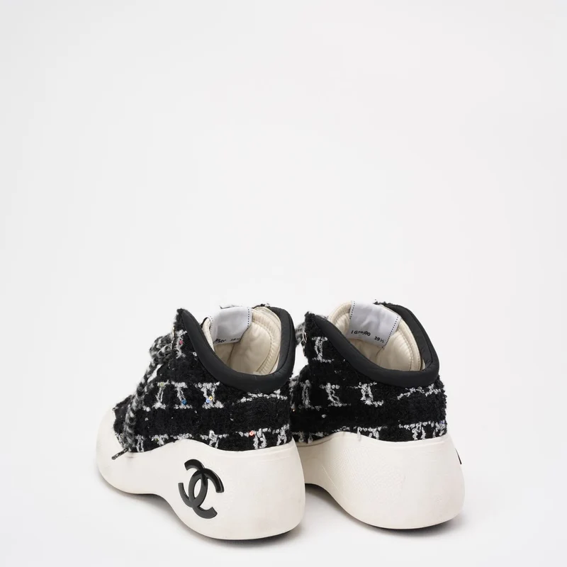 Chanel Black Tweed CC High Top Snow Sneakers Größe 39 ½