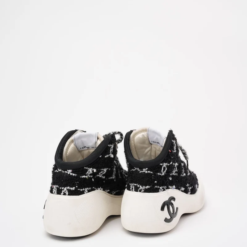 Chanel Black Tweed CC High Top Snow Sneakers Größe 39 ½