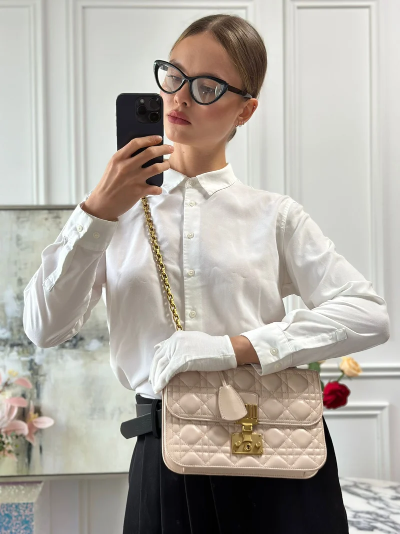 Christian Dior Rosa Kleine Umhängetasche mit Klappe aus Lammleder 2017
