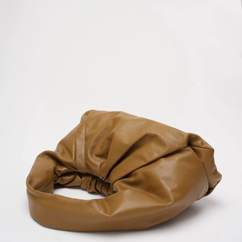 Bottega Veneta Schultertasche in Braun