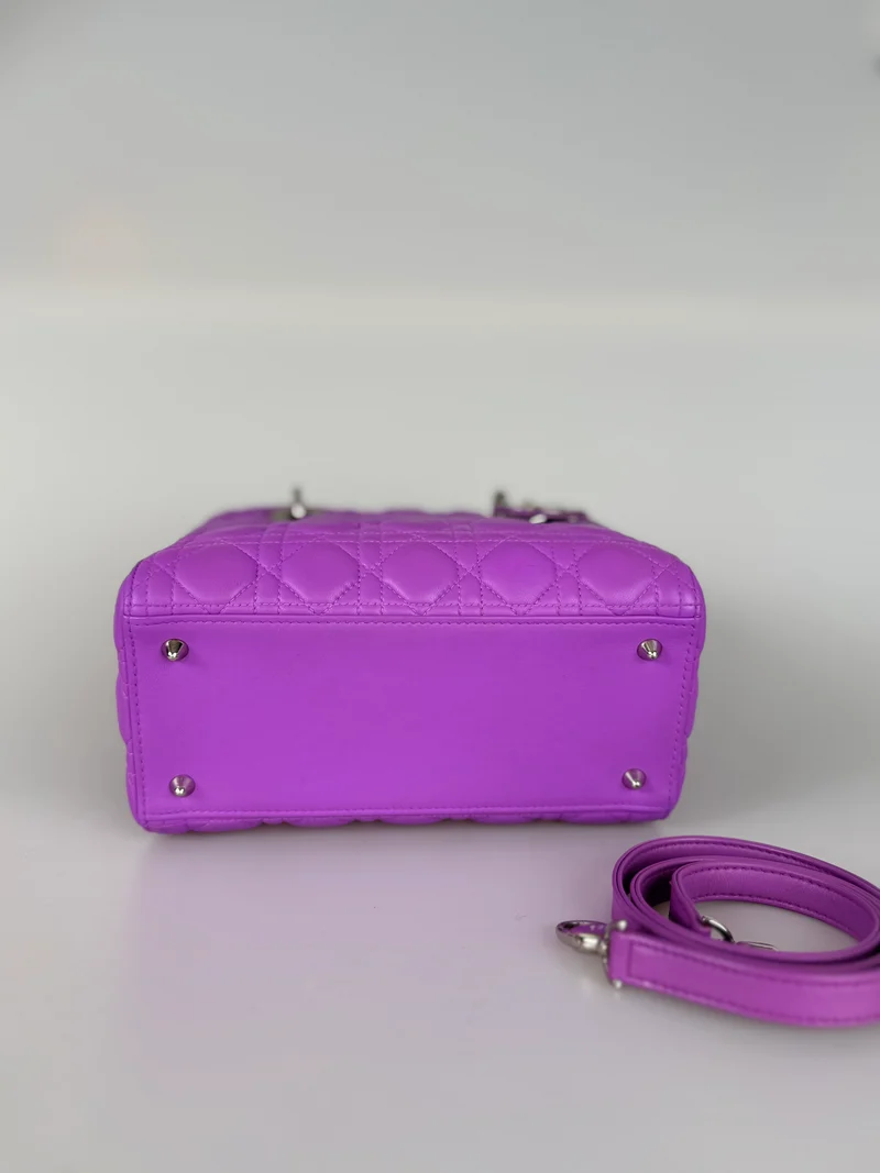 Dior Lady Dior Bag Medium Lila Lammleder mit silberner Hardware