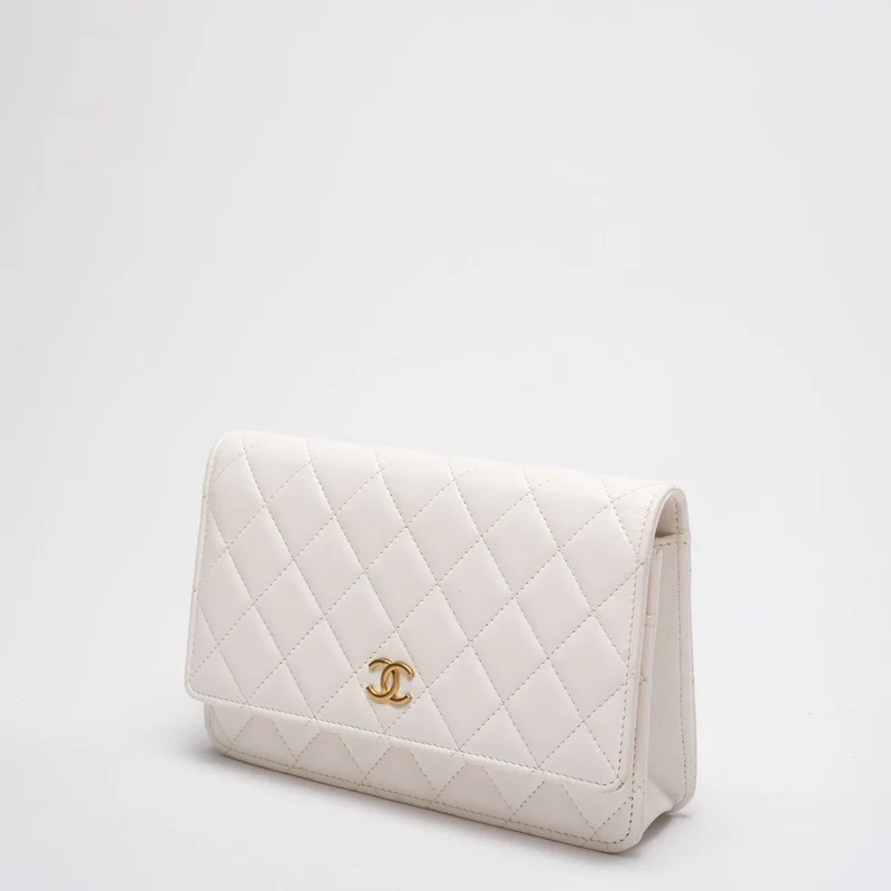 Chanel Classic Wallet on Chain (WOC) 22B Weiße Emaille
