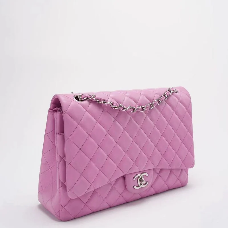 Chanel Timeless Classic Flap Bag Maxi Lila mit silberner Hardware