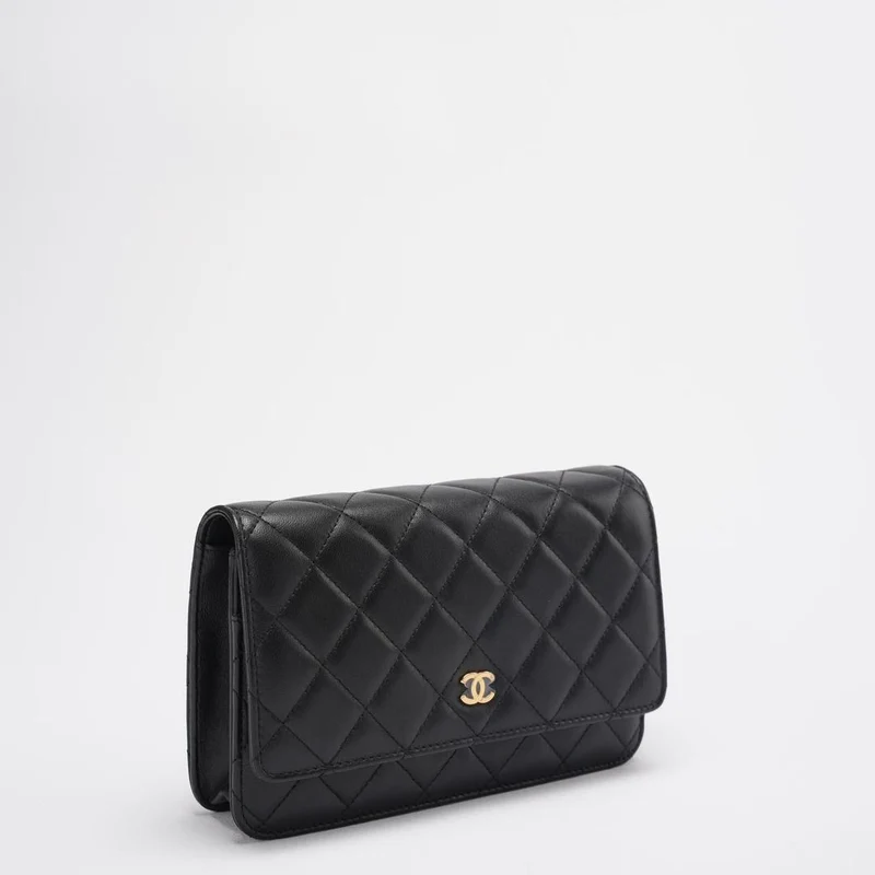 Chanel Wallet On Chain (WOC) Schwarze Tasche aus Lammleder mit goldenen Beschlägen 2018