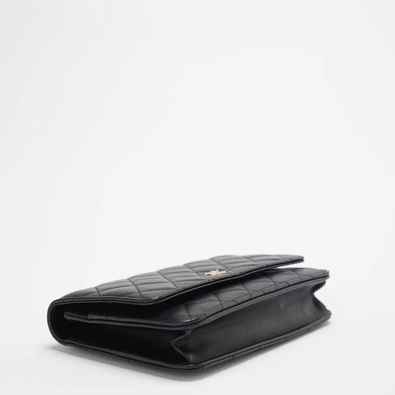Chanel Wallet On Chain (WOC) Schwarze Tasche aus Lammleder mit goldenen Beschlägen 2018