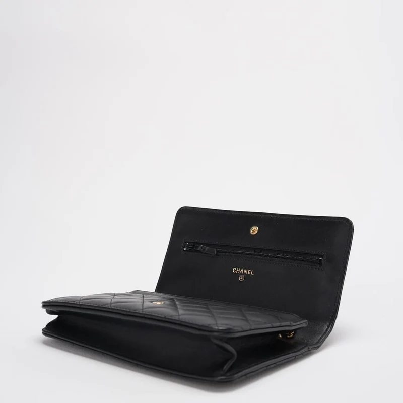 Chanel Wallet On Chain (WOC) Schwarze Tasche aus Lammleder mit goldenen Beschlägen 2018