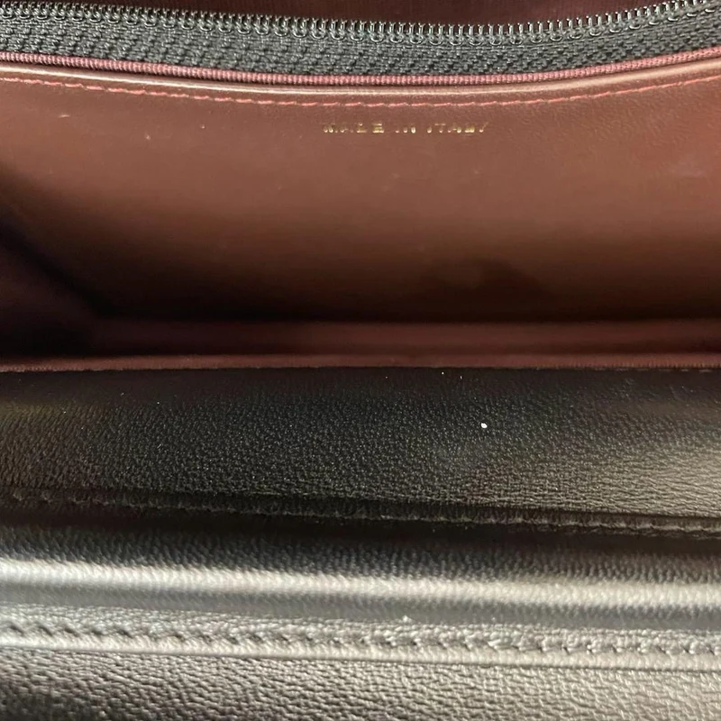 Chanel Wallet On Chain (WOC) Schwarze Tasche aus Lammleder mit goldenen Beschlägen 2018