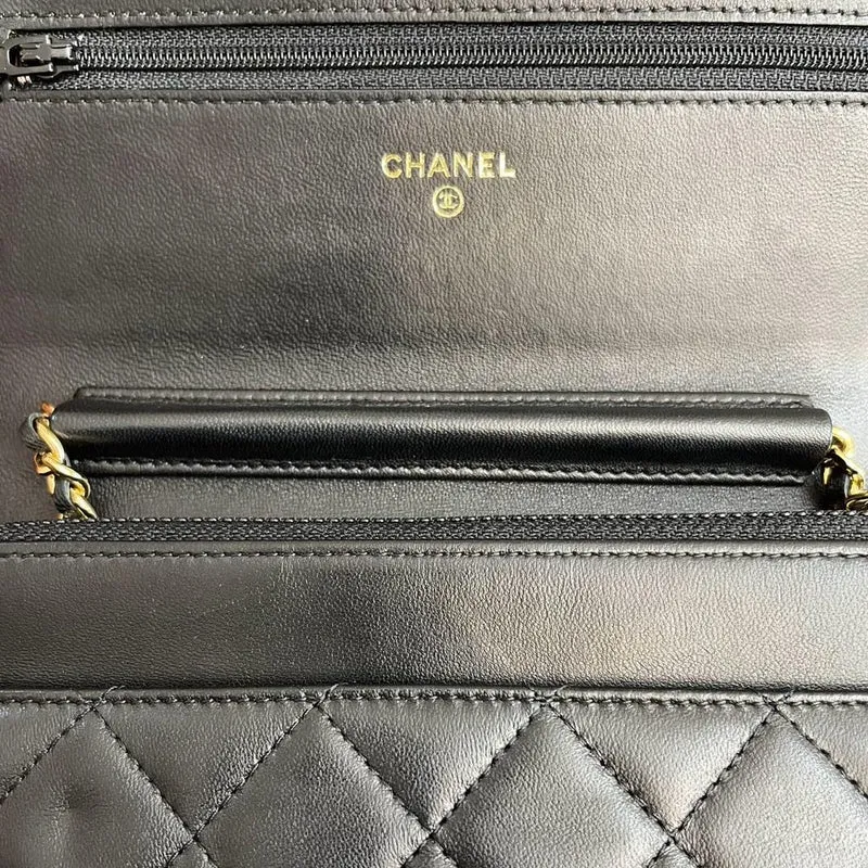 Chanel Wallet On Chain (WOC) Schwarze Tasche aus Lammleder mit goldenen Beschlägen 2018