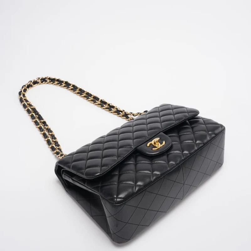 Chanel Timeless Classic Flap Bag Schwarzes Jumbo-Steppleder Goldbeschläge