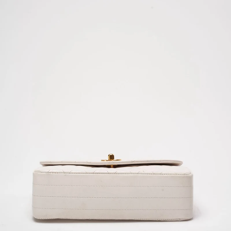 Chanel Vintage Diana Flap Bag Weißes Leder 24K Gold