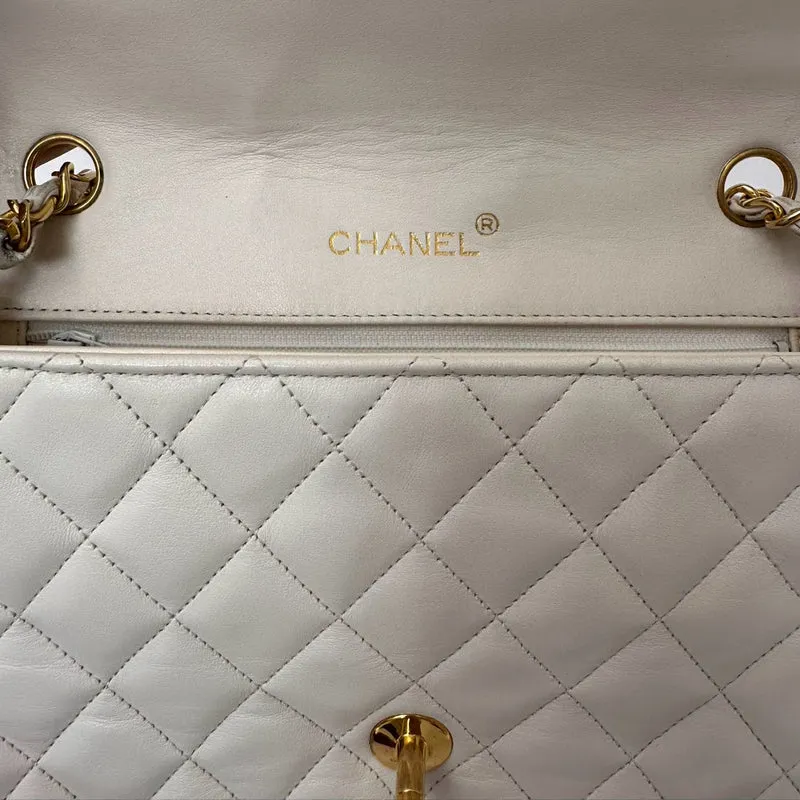 Chanel Vintage Diana Flap Bag Weißes Leder 24K Gold