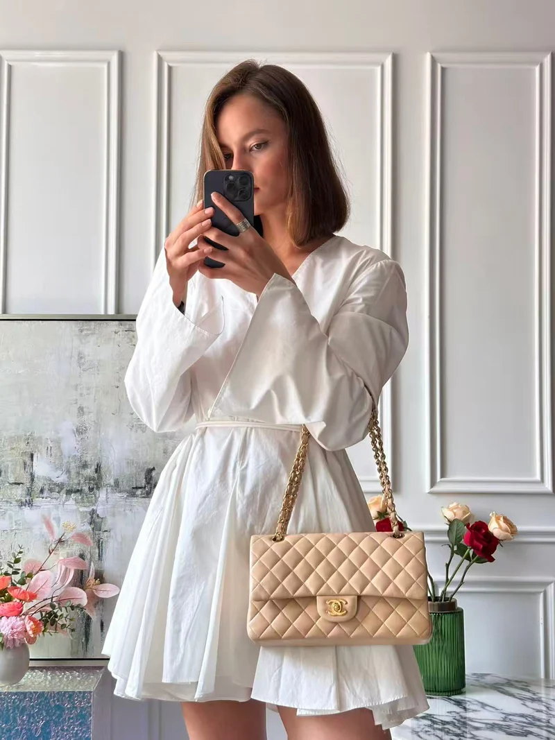 Chanel Classic Flap Bag mittel Beige