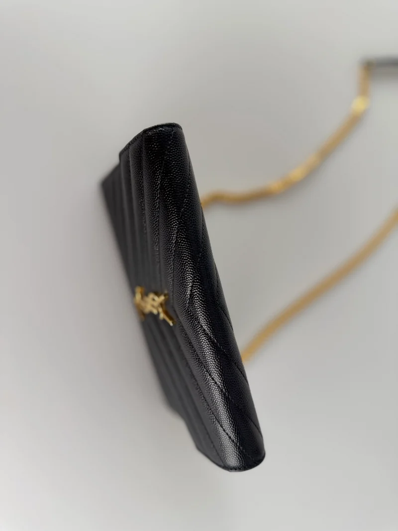 Saint Laurent YSL Chain Wallet Monogramm Nero Wallet auf einer Kettentasche