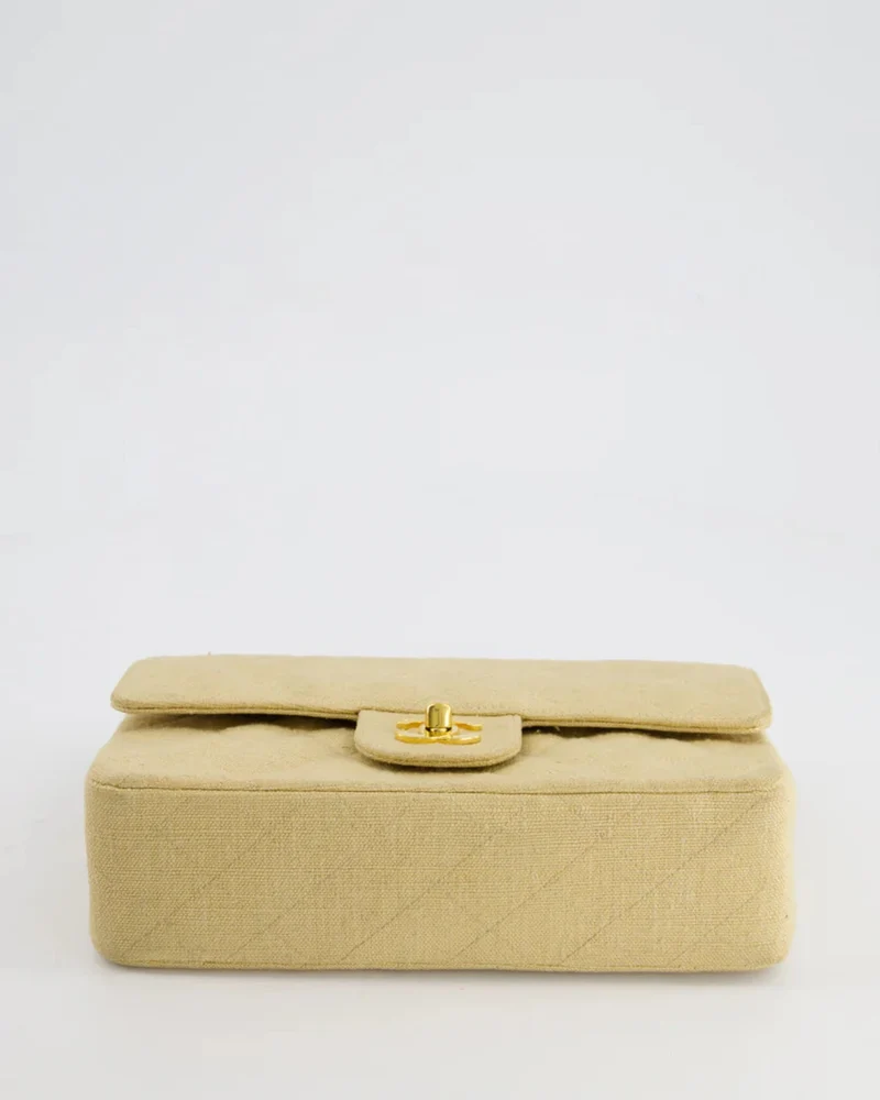 Chanel Vintage Beige kleine Stofftasche mit Doppelklappe und 24 Karat Goldbeschlägen