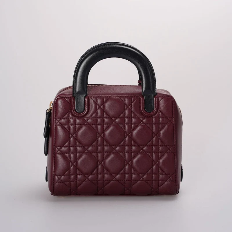 Christian Dior Cannage Lily Einkaufstasche aus Lammleder in Burgunderrot