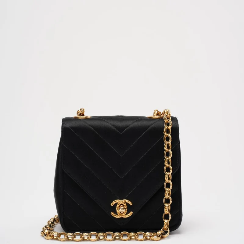 Chanel Timeless Chevron Mini Square Seide Dunkelblau