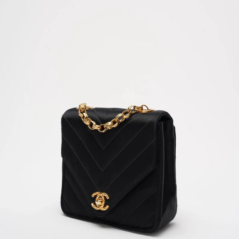 Chanel Timeless Chevron Mini Square Seide Dunkelblau