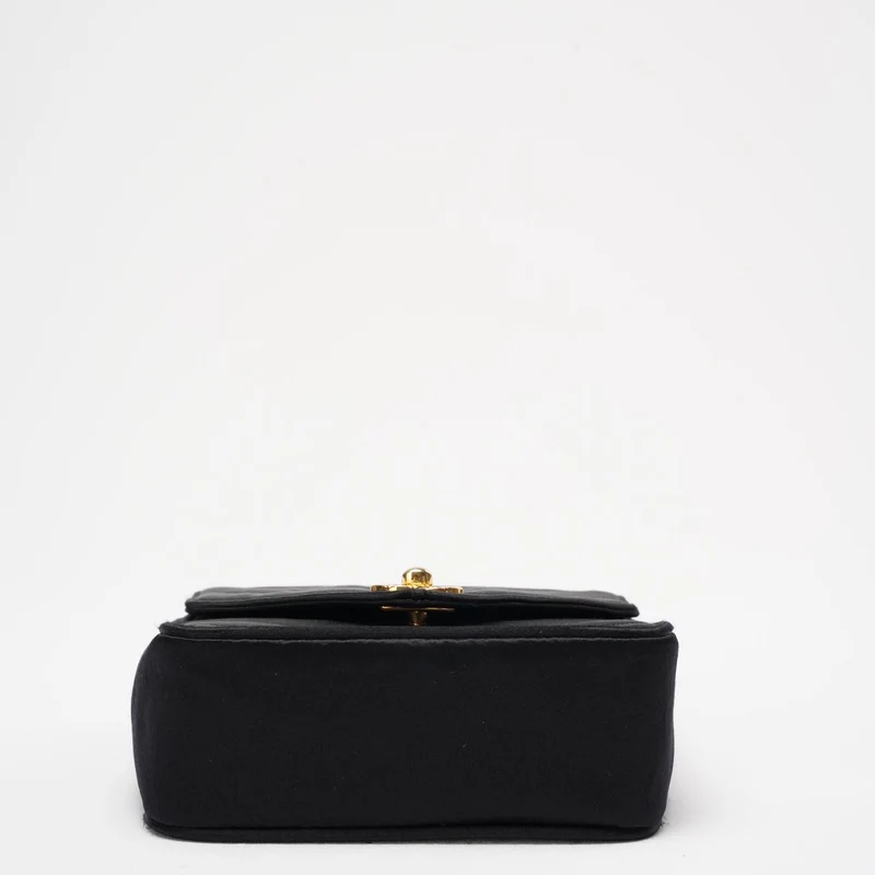 Chanel Timeless Chevron Mini Square Seide Dunkelblau