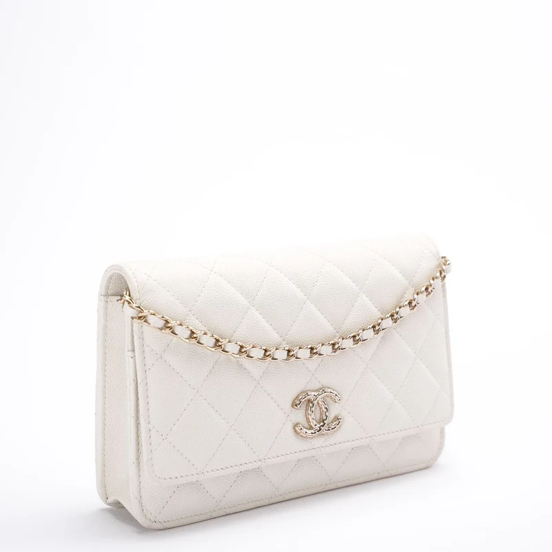 Chanel Geldbörse mit Kette (woc) Weißes Kaviarleder 2023