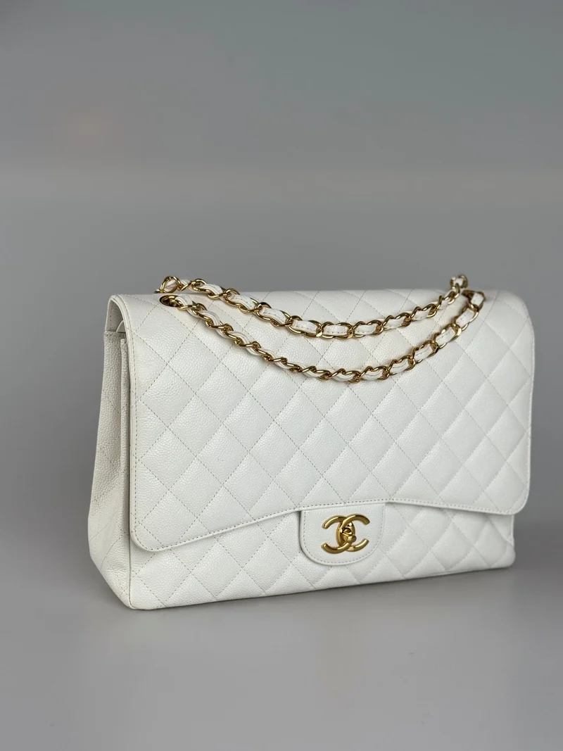 Chanel zeitlose Flap Bag Caviar Leder Maxigröße in weiß