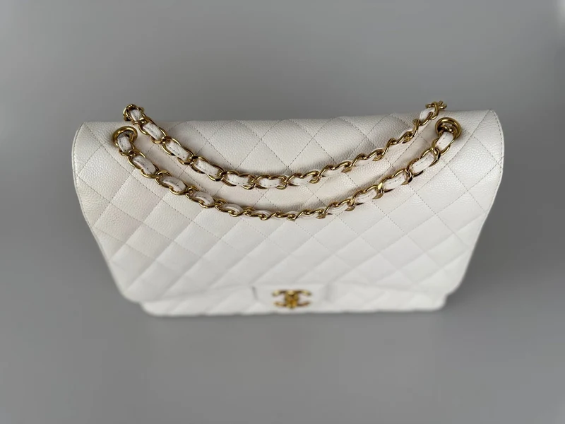 Chanel zeitlose Flap Bag Caviar Leder Maxigröße in weiß