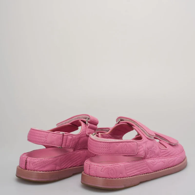 Chanel Coco Mark Dad Sandalen Größe 35.5